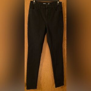 Old Navy High Rise Wow Super-Skinny Women's Black Jeans. Size 6